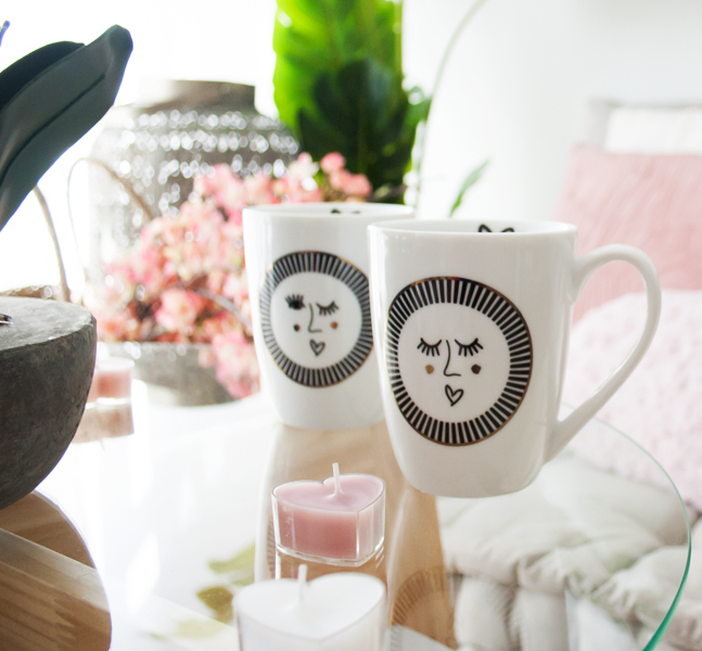 Tazas en la decoración de San Valentín